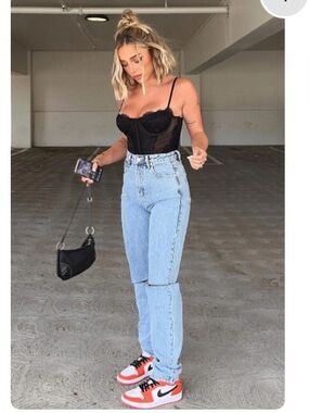 White Fox Boutique High-Waist Distressed Straight-Leg Jeans in Washed Blue